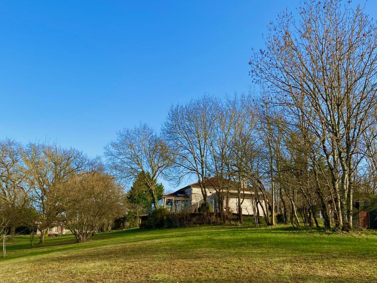 Le Petit Bleu Chambre D'Hotes Bourg-de-Visa ภายนอก รูปภาพ